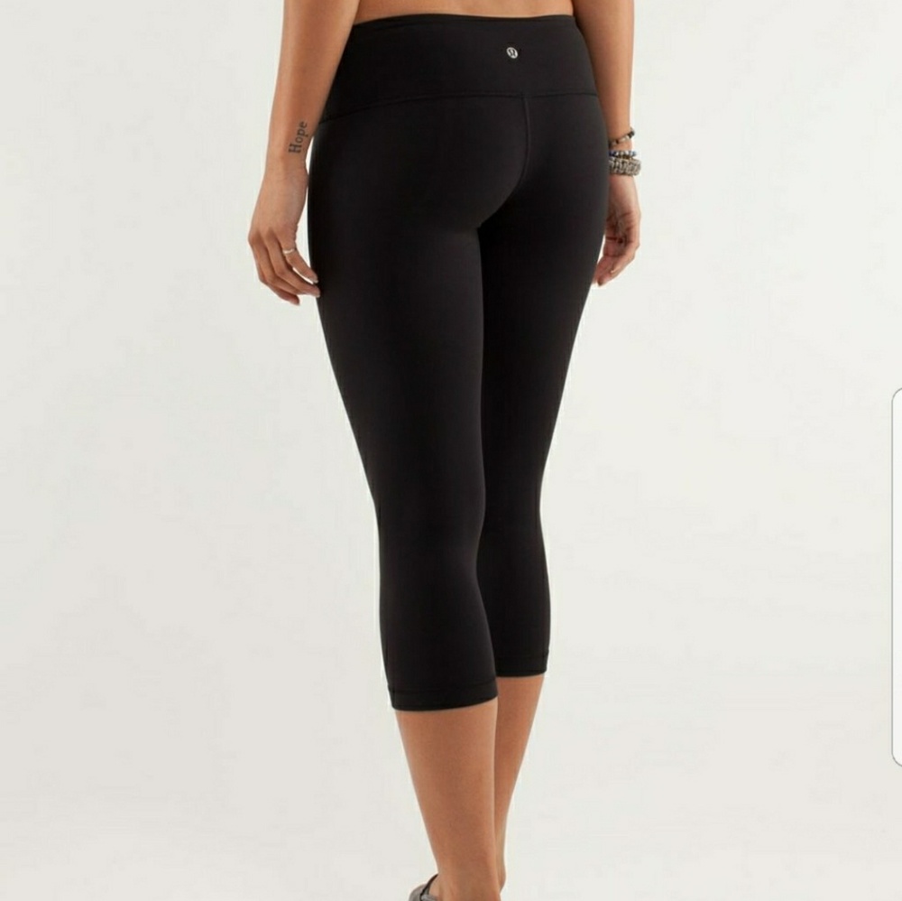 GUC Lululemon Wunder Under Crop